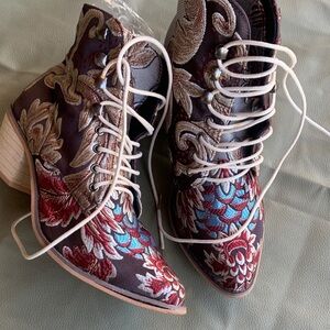 Embroidered Floral Lace-Up Ankle Boots in Brown and Red